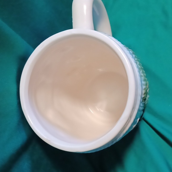 Penguin holiday mug (121823B). - Picture 3 of 4